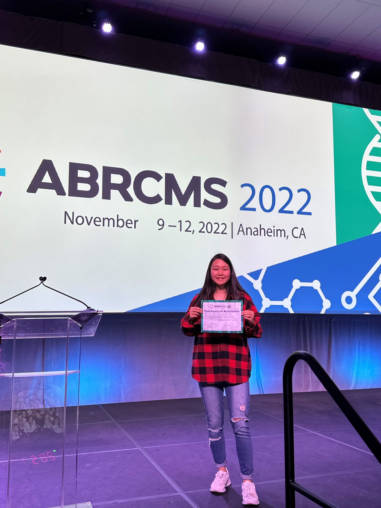 Phoebe Pak, undergrad in Maness lab, won a presentation award at ABRCMS